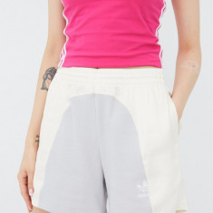 adidas Originals pantaloni scurți Adicolor HC7038 femei, culoarea gri, cu model, high waist HC7038-WONWHI