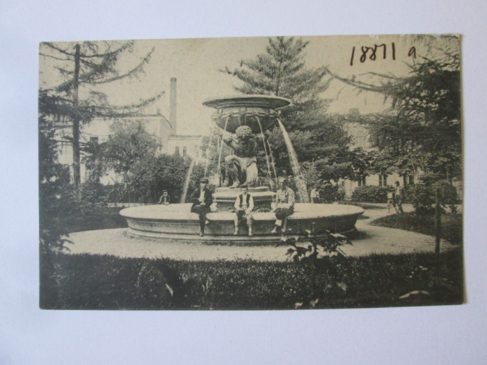 Ploiești:Grădina publică,statuia lui Atlas-Ioan Dragu Gara Ploiești c.p.anii 30