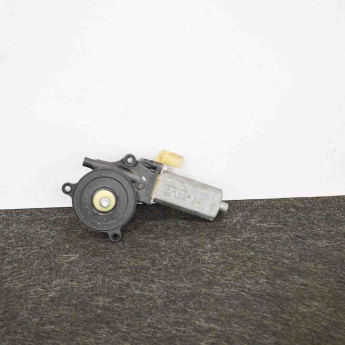 Motor macara geam ușă dreapta spate AUDI A5 Cabrio 8F7 2010 OEM: 0130822040 3519918