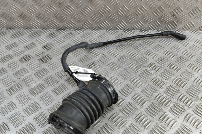 Furtun de admisie aer MAZDA CX-5 KF 2022 OEM: PGDD-13221 30761669
