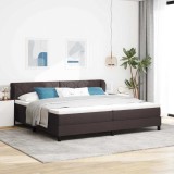 Cumpara ieftin Pat cu arcuri cu headboard Maro inchis 200 x 200 cm tesatura