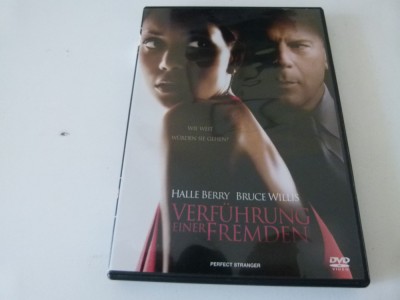 Complet strain - bruce willis, halle berry - 526 foto