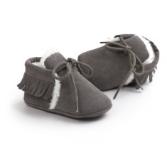 Pantofiori gri inchis imblaniti cu franjuri (Marime Disponibila: 6-9 luni