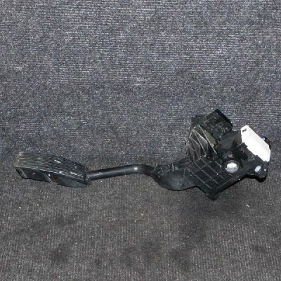 Pedala de accelerație OPEL CORSA D 2012 OEM: 13305805 2044425 foto