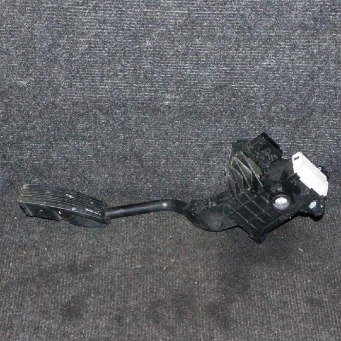 Pedala de accelerație OPEL CORSA D 2012 OEM: 13305805 2044425