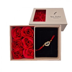 Bratara martisor inima in cutie roz trandafiri