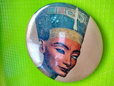 9688- Nefertiti-Oglinda mica dama poseta vintage metal stil lito. foto