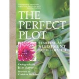 Cumpara ieftin The Perfect Plot - Carte Ghid Practic Incepatori Gradinarit Alocare Cultivare in Engleza