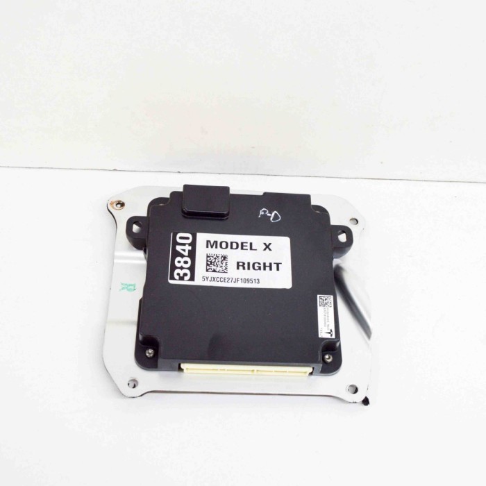 Modul de control ușă dreapta față TESLA MODEL X 2018 OEM: 1050183-00-E 17996334