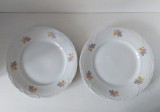 Lot 2 farfurii de portelan Alba Iulia, anii 70-80, cu floricele, 24cm diametru