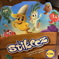 Album colectie jucarii 24 figurine stikeez ventuze legume si fructe LIDL Intreg