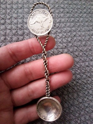 Lingurita argintata din moneda Australia foto