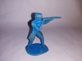 bnk jc Romania - figurina de plastic - cowboy cu pusca