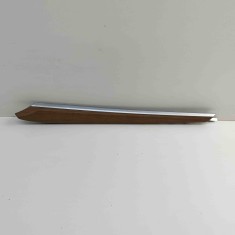 Ornament panou ușă dreapta față TESLA MODEL Y 2022 OEM: 1641810-00-B 30468822