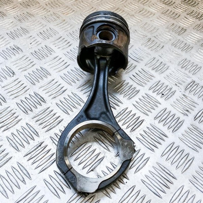 Piston MERCEDES-BENZ E W212 2011 OEM: A6420305220,8370B,A6420305517 10694219
