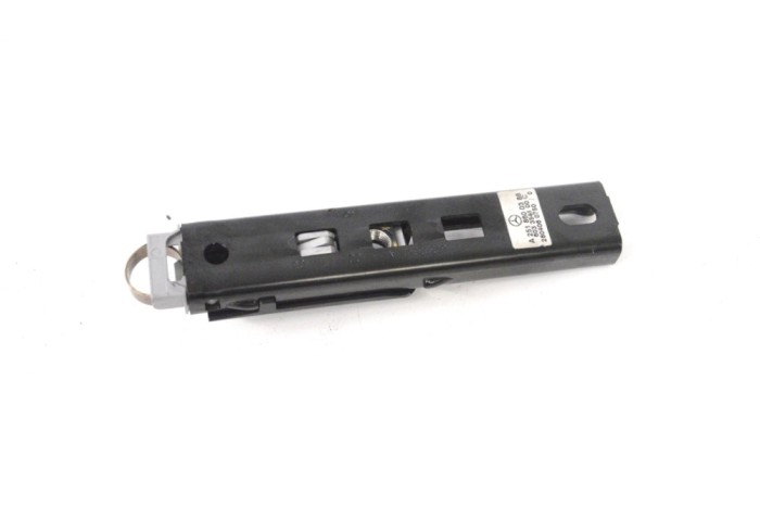 Reglaj &icirc;nălțime centura dreapta față MERCEDES-BENZ R W251, V251 2006 OEM: A2518600388 15512324