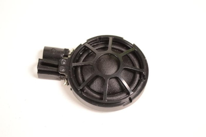 Difuzor ușă st&acirc;nga spate TESLA MODEL X 2017 OEM: 1004833-00-A | 3618951