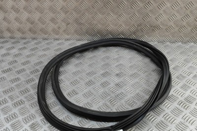 Garnitura ușă dreapta spate PORSCHE MACAN DKN 2021 OEM: 95B833721C | 31538487 foto