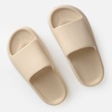 Slides EVA Ecru cu Model &icirc;n Relief &ndash; Confort pentru Vară, CMCLASS