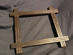 arta / design / vintage - Rama taraneasca model deosebit realizata din lemn pentru fotografii icoana etc !