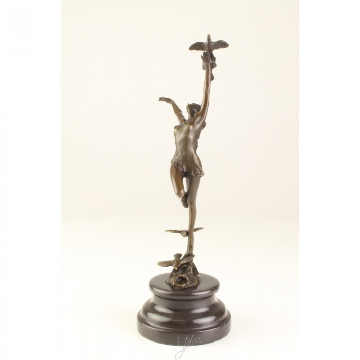 Dansatoare cu pasari - statueta din bronz pictat pe soclu din marmura FA-71