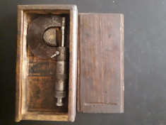 HST Micrometru mecanic vechi cu cutie originală din lemn foto