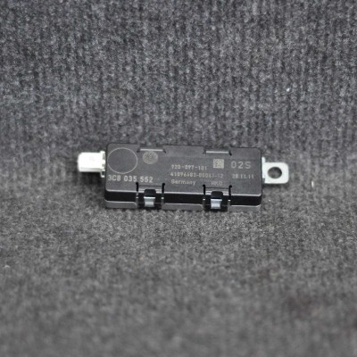 Amplificator de antena VW CC 358 2013 OEM: 3C8035552 1684998 foto