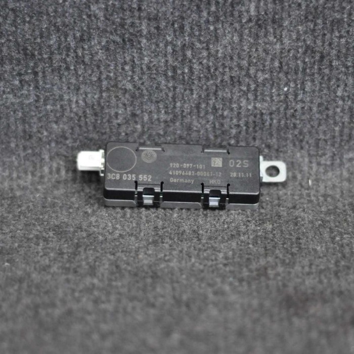 Amplificator de antena VW CC 358 2013 OEM: 3C8035552 1684998