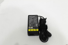 Alimentator original Fujitsu CA01007-0730 16V 2.5A 40W, mufa cu pin pe mijloc foto