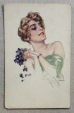 TANARA CU BUCHET DE VIOLETE , FELICITARE , DESEN REPRODUS , CARTE POSTALA , 1925