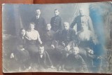 Fotografie de familie, tip carte postala, perioada interbelica