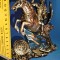 Statueta cavaler ecvestru 15 cm h rasina vopsita scut plastic detasabil stare impecabila vopsit metalic detalii realistice