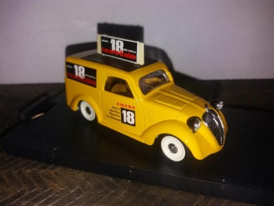 Macheta Fiat 500B Furgoncino Amaro 18 Isolabella - 1946 scara 1:43 BRUMM foto