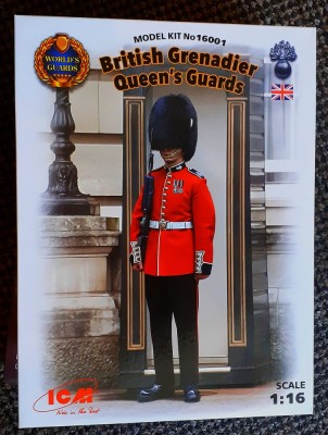 BRITISH GRENADIER QUEEN`S GUARDS - ICM Cod 16001 Scara 1/16 piese 30 DIORAMA MACHETA FIGURINE ASAMBLARE HOBBY WWII SOLDAȚI GERMANI AMERICANI RUȘI foto