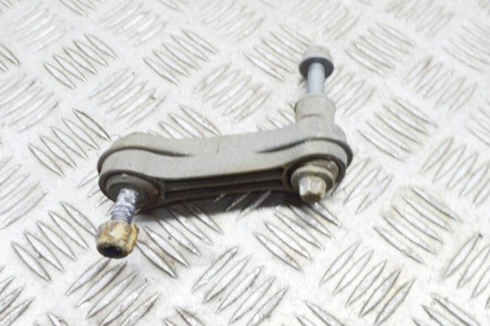 Bieleta stabilizatoare dreapta spate MERCEDES-BENZ B-CLASS Sports Tourer W247 2019 OEM: A2473205300 | 18786580