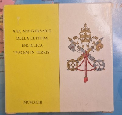 Vatican 500 Lire, Argint, in Folder, 1993 KM#243, John Paul II (Peace) foto