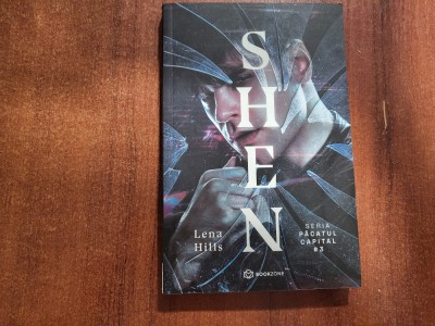 Shen de Lena Hills foto