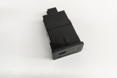 USB MERCEDES-BENZ B-CLASS Sports Tourer W247 2021 OEM: A2478207802 | 25645203 foto