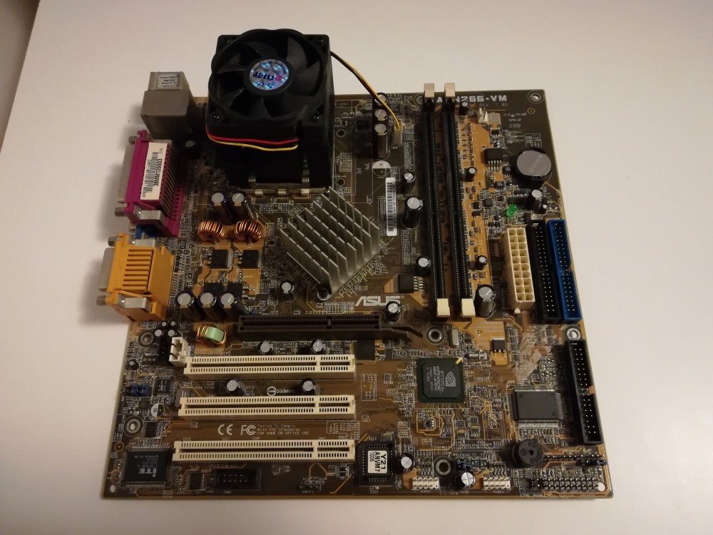 Scheda Madre ASUS A7N8X-VM/S Socket 462 (A) MicroATX - Ricondizionata Con VGA, LAN, Audio On-board