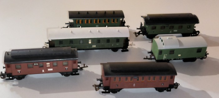 4 vagoane carlsberg 1 vagon tuborg pt trenulet electric scara tt - 12 mm