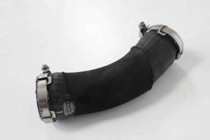 Furtun intercooler dreapta AUDI A6 4F2, C6 2011 OEM: 4F0145709L