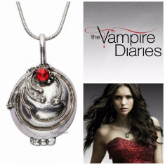 Pandantiv / Colier / Lantic - Film VAMPIRE DIARIES - ELENA - Argintiu foto