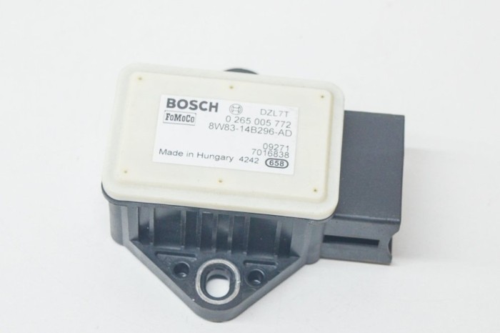 Senzor de accelerație JAGUAR XF X250 2009 OEM: 8W83-14B296-AD,7016838,0265005772,1275100464 12321119