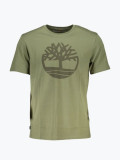 Tricou barbati cu decolteu la baza gatului si imprimeu cu logo, Verde XL, Verde, XL INTL, XL (Z200: SIZE(3XSL &rarr; 5XL)), Timberland