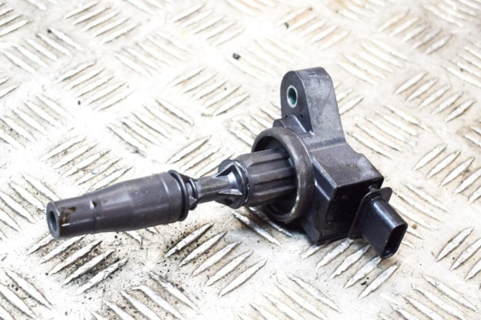 Bobina de inducție de &icirc;naltă tensiune CHEVROLET CAMARO 2018 OEM: 12666339,099700-266 17733599