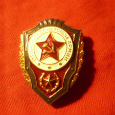 Insigna URSS - Academia Militara , h=3,7cm , metal si email