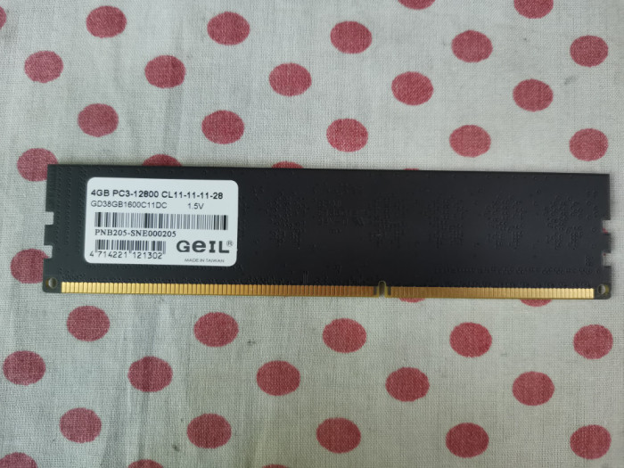 Memorie Ram Geil 4 GB 1600Mhz DDR3 Desktop.