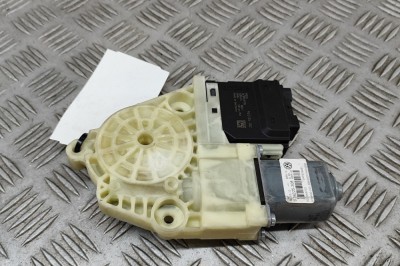 VW PASSAT Variant B7 365 2012 OEM: 3AF839461,3C0959703 SKU: 30658742 foto
