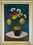 Tablou Natura Statică Vas cu Flori Crizanteme Ciufulite, pictură ulei pe p&acirc;nză &icirc;nrămata 54x75cm