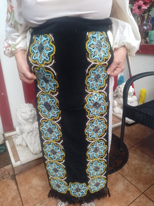 Vand Soarte de 100 ani cumparate de mine de la Ileana Sararoiu si Ciuculete lucrate manual